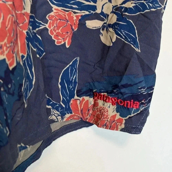 Patagonia Hawaiian board floral  shorts - Picture 2 of 8